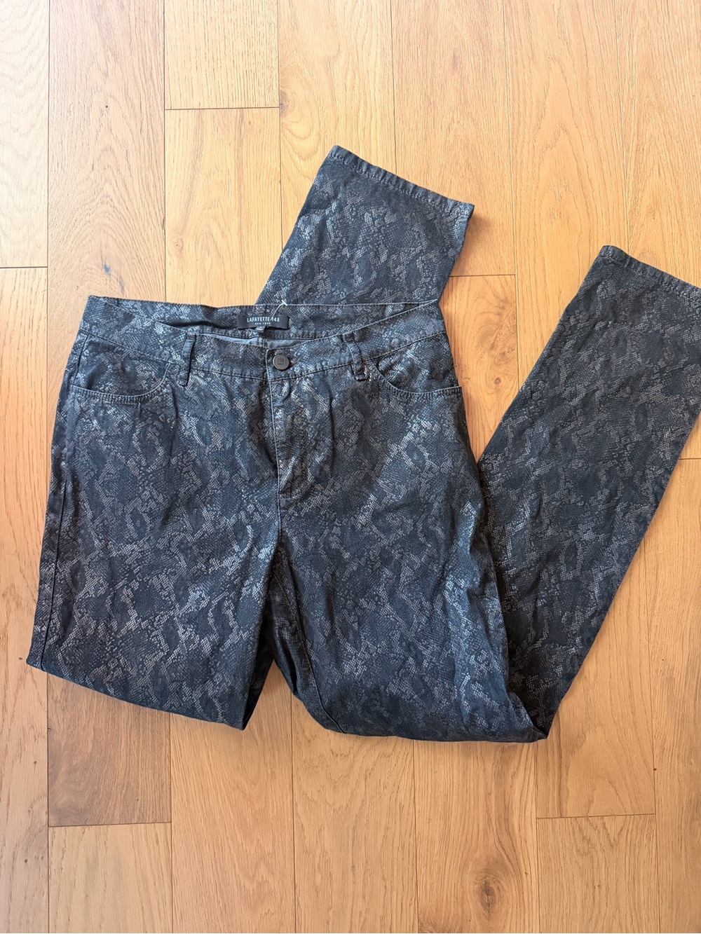 Lafayette 148 New York women’s Snake-Print pants in Black